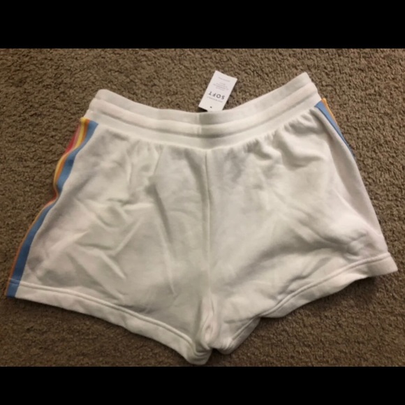 🌈American Eagle high waisted fleece shorts- NWT - Size small - soft & comfy 🌈 - Picture 6 of 6